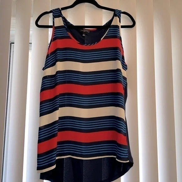 The limited - lightweight tank top - size large - Picture 3 of 9